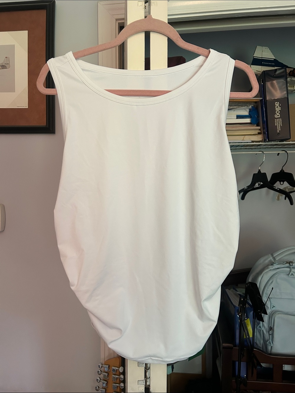 HALARA White Scoop Neck Tank Top